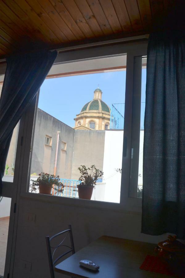 Case Vazzana - Cortile Sant'Agostino Mazara del Vallo Εξωτερικό φωτογραφία