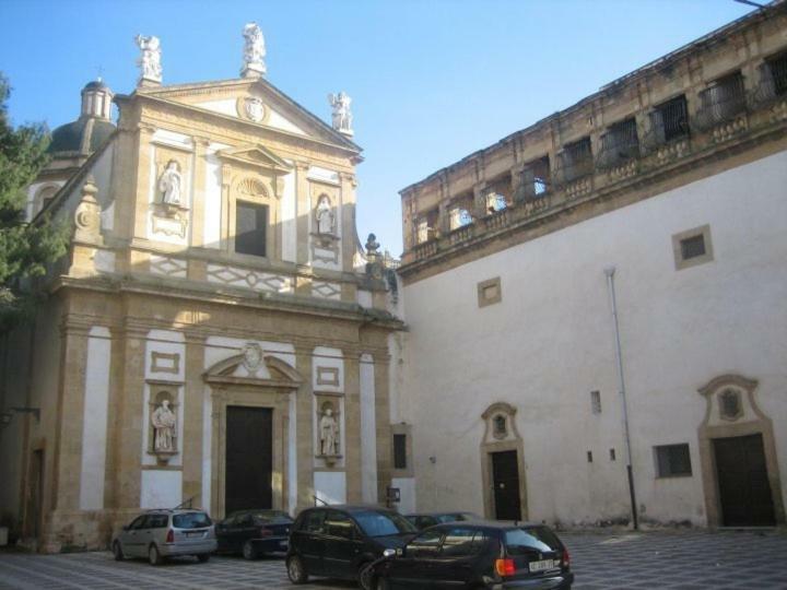 Case Vazzana - Cortile Sant'Agostino Mazara del Vallo Εξωτερικό φωτογραφία